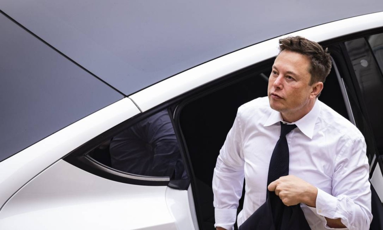 Musk pretende apelar de decisão a respeito de tuítes sobre a Tesla